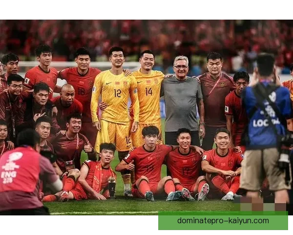 世界杯亚洲区预选阶段，球队表现备受关注，实力对比引发热议