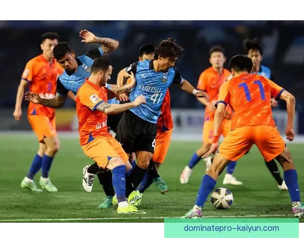 山东泰山在亚冠小组赛中表现稳健，值得关注的竞技状态持续提升。